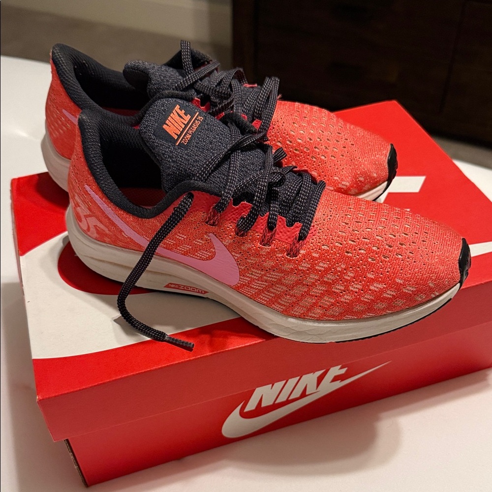 Nike Pegasus 35 Red/Coral, Pink and Black Women's Running Shoes Size 8